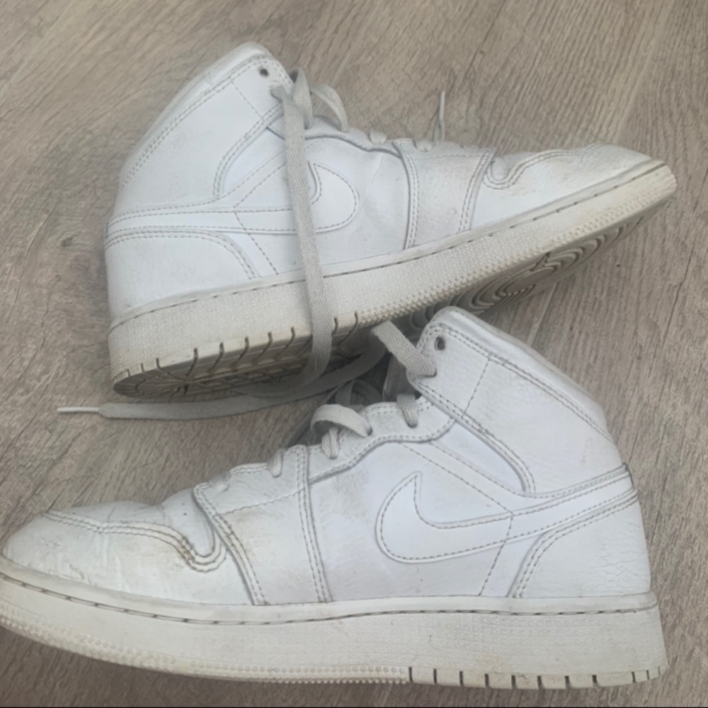 Nike Air jordan 1s mid